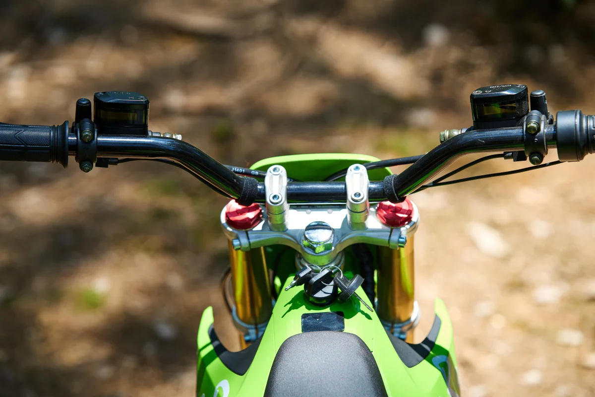 ej20deb-electric-dirt-bike-key-features-3